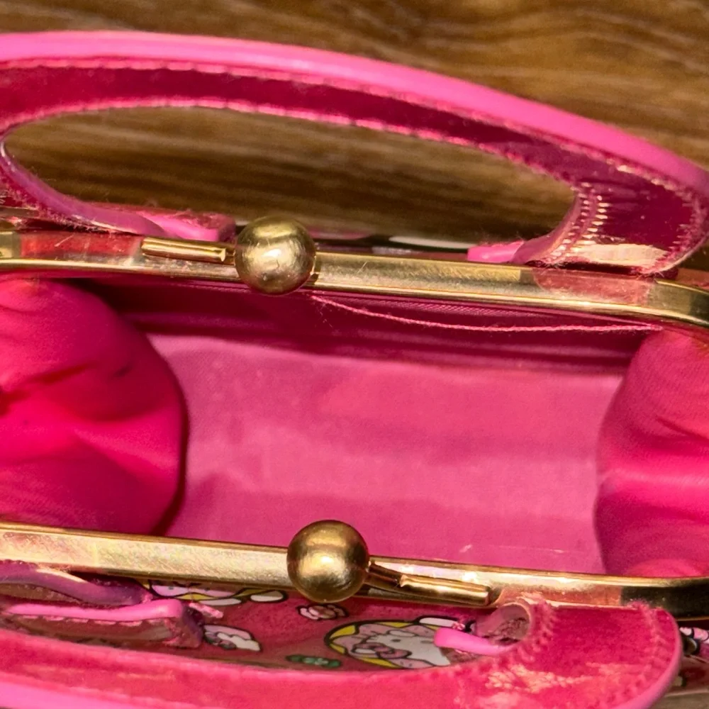 Universal Studios Hello Kitty Pink Sparkly Handbag w/Kisslock Snap Closure (EUC) - Picture 7 of 14